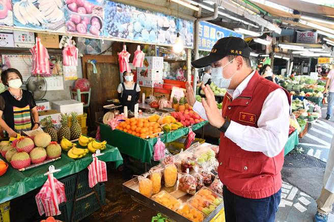 新北市府今公布热区足迹，其中足迹有80％都聚集在市场，确诊足迹包括三重瑞亿市场、三峡公有零售市场、中和胜利市场和华新街市场等人潮聚集点。（新北市政府提供）