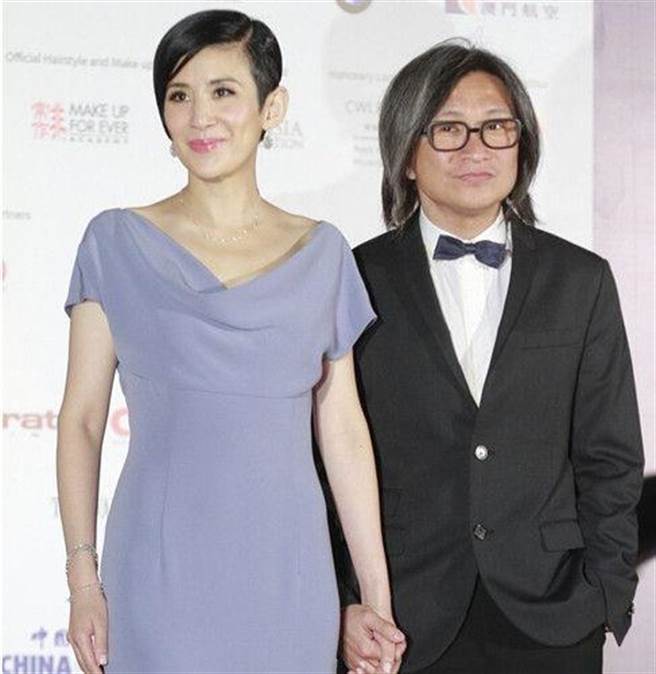 陈可辛和吴君如相爱20几年。(图/翻摄自微博)