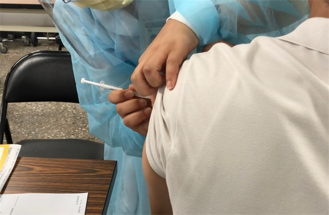 各類疫苗接種後都會產生副作用。(攝影／李宗澤)