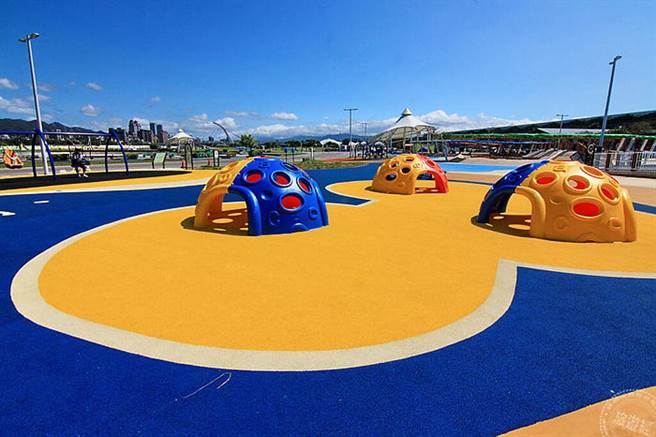 台北市大佳「躲藏小島」玩躲貓貓 (圖片：台北市水利處提供)