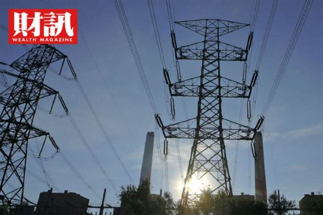 根據《財訊》報導，5月中旬的兩次全國分區停電，讓台灣又陷入是否缺電的集體焦慮。但無論是從電源供應或電力調度的角度，台灣想通過穩定供電的試煉，確實不是件易事。(圖/財訊提供)