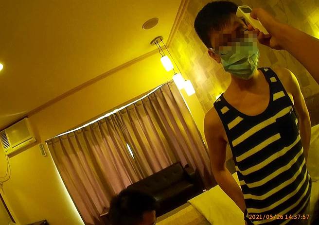 按摩男子提供客制化服务在汽车旅馆被逮。（彰化警分局提供／吴敏菁彰化传真）