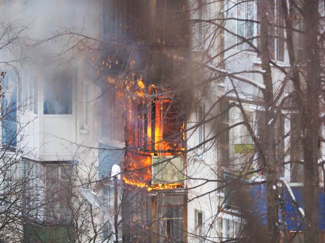 乌拉圭籍足球员隔离期间遇上饭店火警，但因染疫失去嗅觉，直到火苗窜入房间内才惊觉出事了，差点错过逃生时机。（示意图／达志影像）