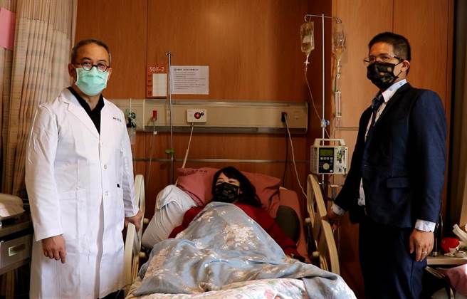 疫情笼罩低迷，中市茂盛医院传出振奋喜讯，1名产妇生下罕见试管3胞胎，都是健康女娃儿。（台中茂盛医院提供／陈淑芬台中传真）