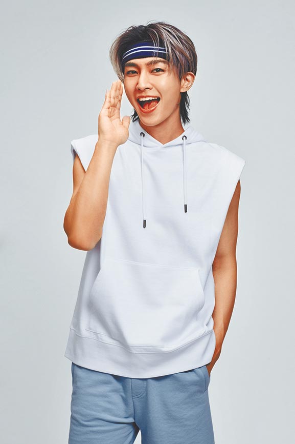 炎亞綸居家防疫中，呼籲大家乖乖在家，替醫護人員打氣。（Beauty Player提供）