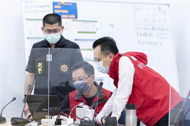 新竹市疫调中心在新竹市警局派刑大支援下如虎添翼，确诊者只能乖乖脱去谎言大衣，目前已有3人因隐匿足迹而遭罚。（新竹市政府提供／陈育贤新竹传真）