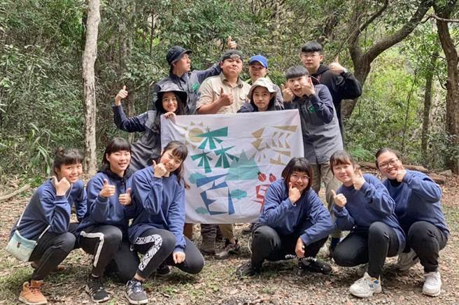 电视节目《森经百战》以综艺实境的制作方式，呈现巡山员的工作内容，并透过素人的挑战与体验，传递森林保育的知识，也从不同视角欣赏台湾之美！（静宜大学提供）