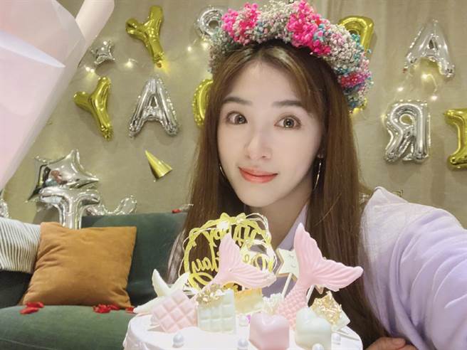 張含韻近日在工作現場受到騷擾。（圖／翻攝自微博）
