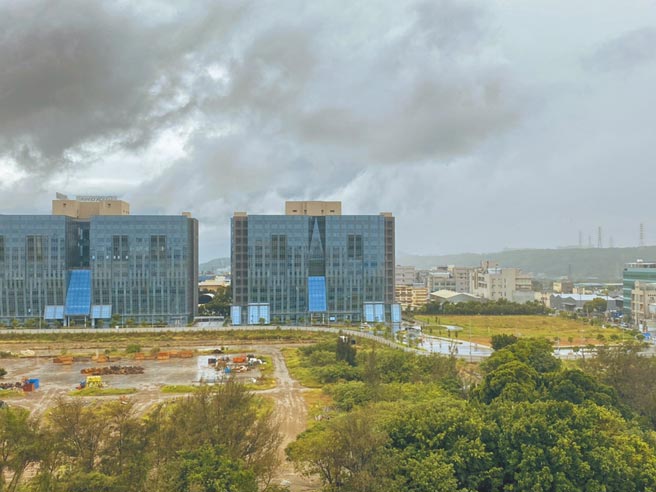 新竹地区29日终于盼到下雨。（庄旻静摄）