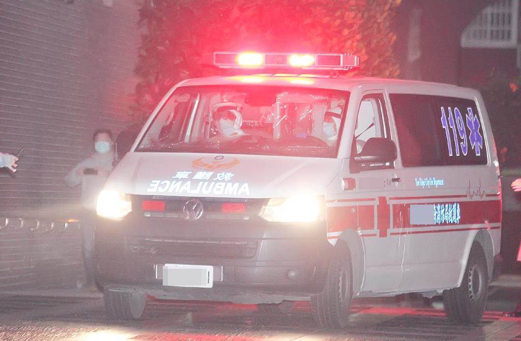 一名消防員表示，開著救護車繞台北一圈，連遭6家醫院拒收，但指揮中心都說醫療資源充足，事實與說法有落差。（圖／示意圖，報系資料照）