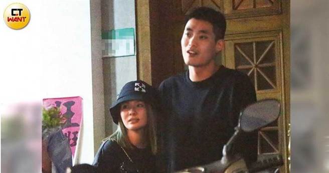 去年3月，徐玮吟被本刊直击与保时捷男在餐酒馆聚餐，两人的关系在友人间十分公开。（图／本刊摄影组）