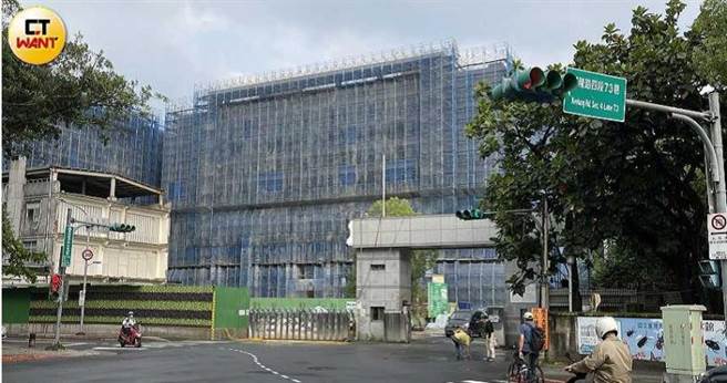 空军作战司令部「福兴营区」改建案，预算超过30亿元，是意图抢标索贿人士眼中的大肥肉。（图／黄威彬摄）