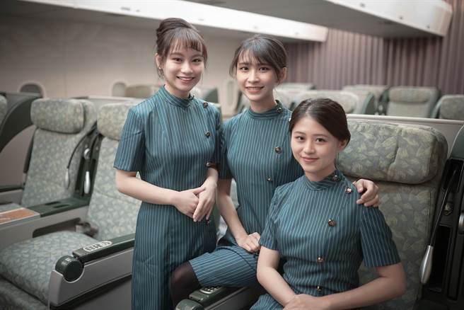 龙华科大应外系学生参加2021天籁杯全国大专暨高中航空广播词竞赛，荣获方言组第1名及佳作。(校方提供)