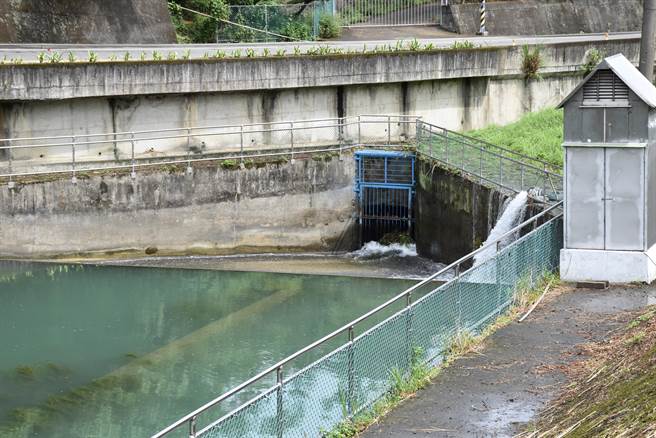 田美堰连接输水的大南埔圳渠道输水量有限制，限制了永和山水库的进水量。（谢明俊摄）