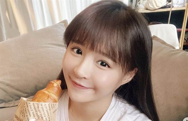 元元拥有甜美的外型，受到许多粉丝的喜爱。（图/元元IG@1105ya)