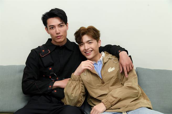 赖东贤、王硕瀚戏内甜腻到戏外。（Vidol提供） 