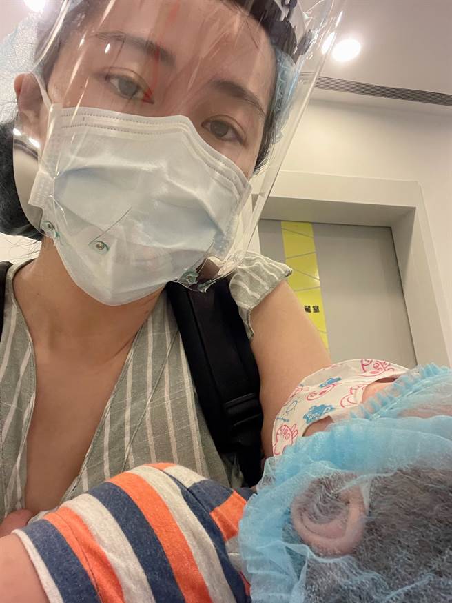 家醫科醫師陳欣湄分享，1歲兒近日突然發燒到38度，前往急診快篩過程中，醫護人員們的舉動讓她直呼「不可思議」。(摘自陳欣湄臉書)