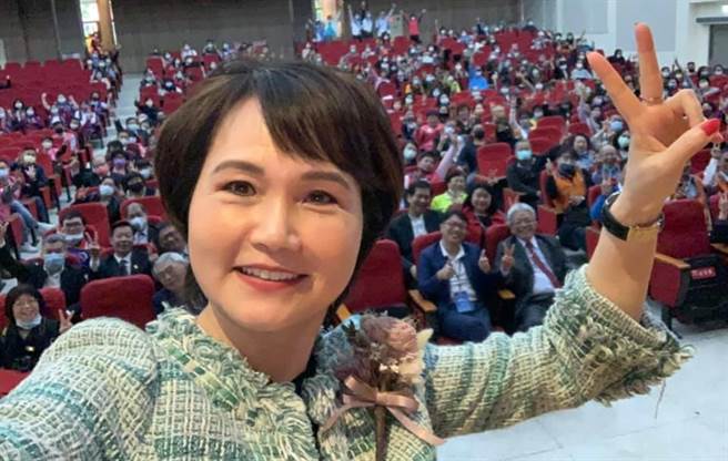 沈春华相当关心国内疫苗议题。（图／FB@沈春华）