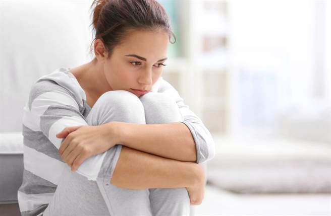 處女座、金牛座、水瓶座的人情緒敏感多變，與人相處更會忽冷忽熱，總是令人猜不透。（圖／Shutterstock）
