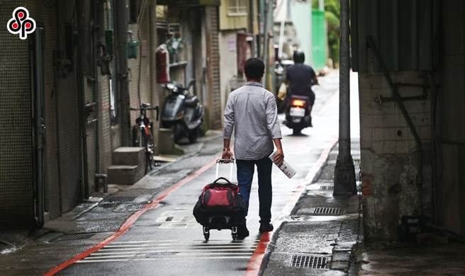 因应我国新冠肺炎疫情仍严峻，我国从5月19日起针对全国实施三级警戒，要求休閒娱乐业、观展观赛业、教育学习业等行业停业。（报系资料照）