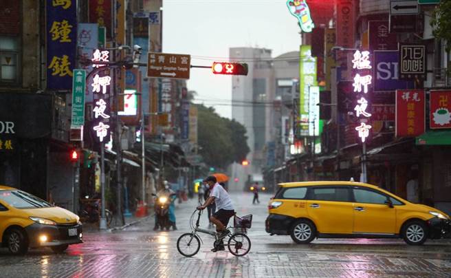 万华人文荟萃，是台北盆地最早发展的地区之一。（邓博仁摄）