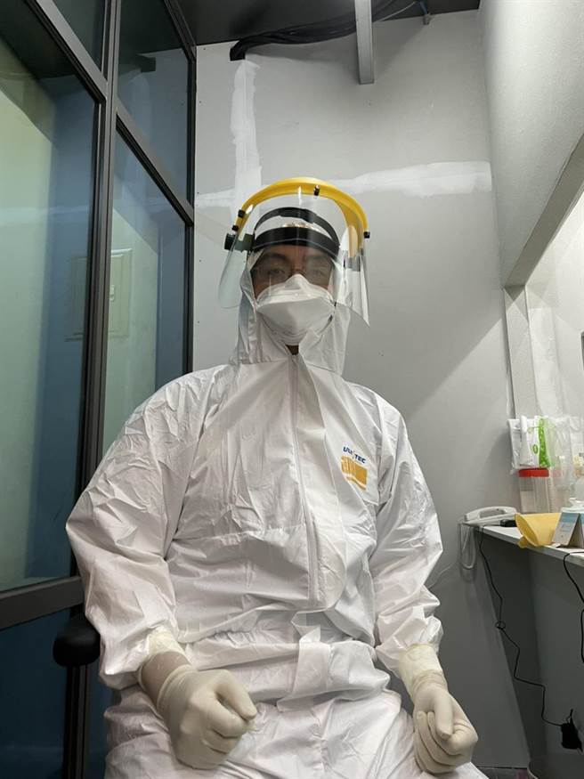 新北市土城医院胸腔内科主治医师李忠恕分享，院内曾收治一对70多岁夫妻，患有失智症的妻子死亡后，丈夫仍每天打电话至病房关心，令医护人员感到不舍。（李忠恕提供）