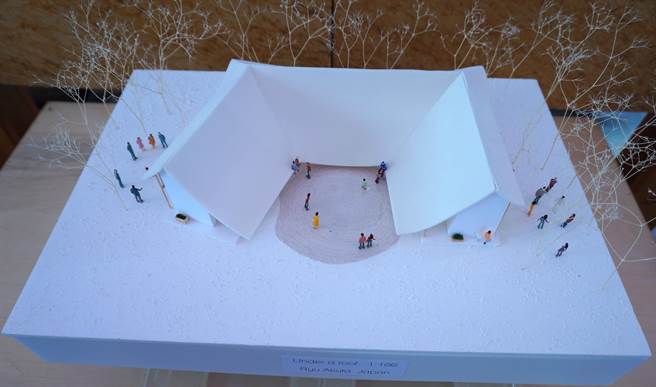 打造「大河里福德祠」国际级庙宇，以「Under a Roof」概念呈现「ㄇ」字型设计，开口面向马路象徵包容与开放。（卢金足摄）