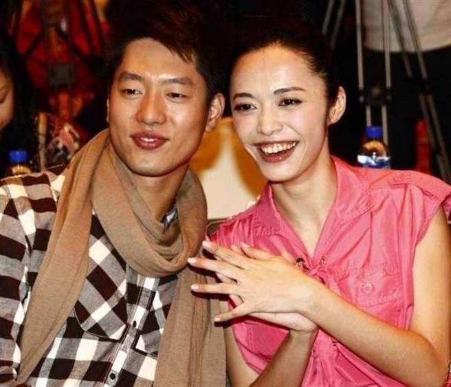 姚晨和凌潇肃最后还是走上离婚这条路。（图/翻摄自微博）