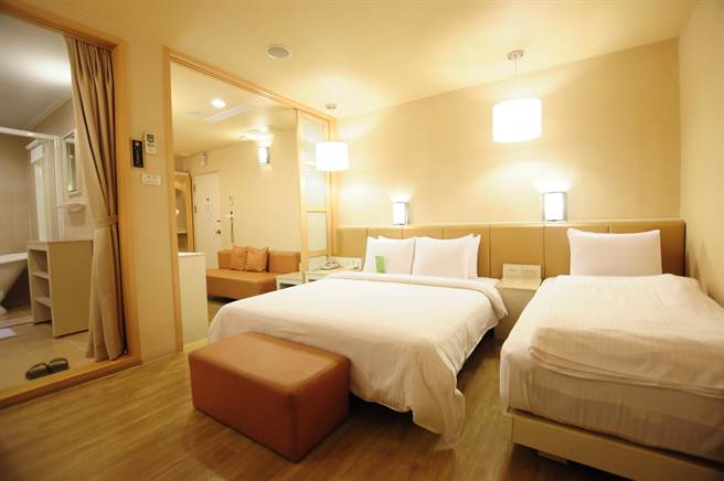 康桥商旅觉民馆提供医护免费入住。（高市观光局提供／柯宗纬高雄传真）