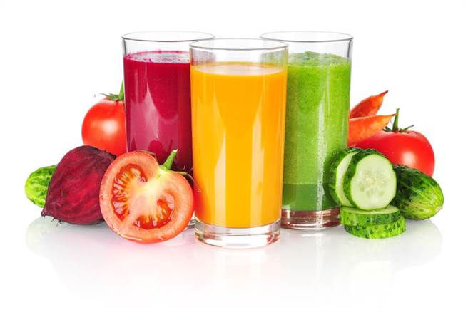 多種蔬果打成精力湯當早餐 營養專家疾呼：喝錯反而元氣大傷。(示意圖/Shutterstock)