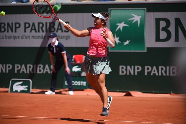 梁恩硕奋力回击。（大会提供）