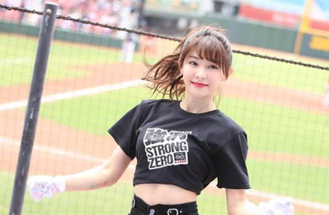 陈怡叡被誉为「最正啦啦队女神」。(图／翻摄自IG)