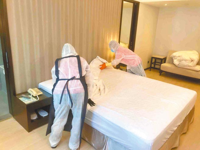 图为防疫旅馆清消状况。（高市观光局提供／柯宗纬高雄传真）