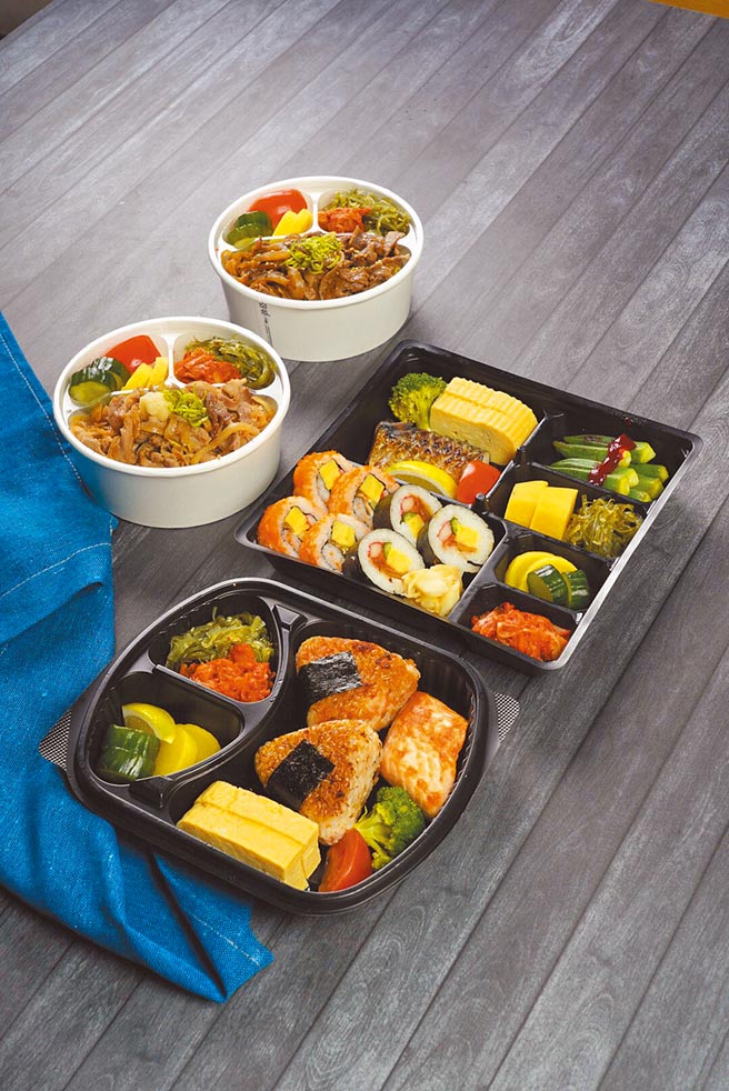 義大皇家酒店提供4款外帶日式便當。（義大皇家酒店提供）