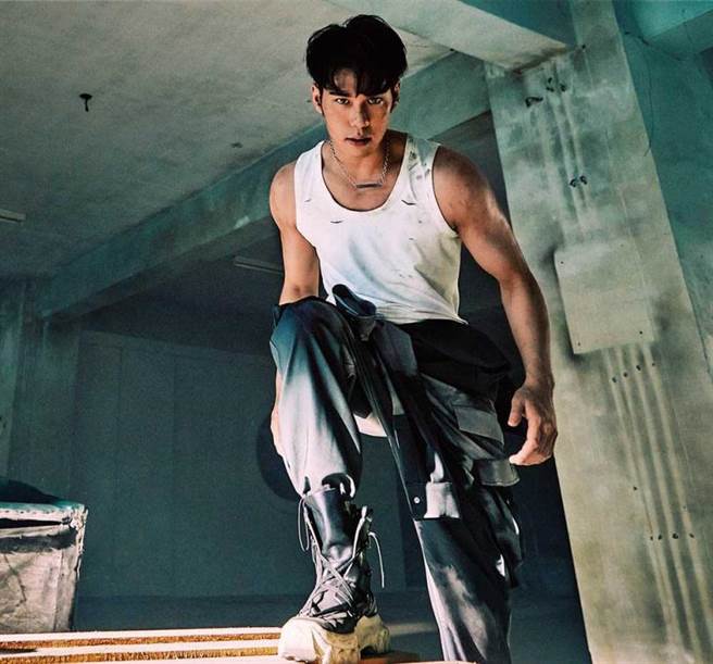 帅气挺拔的周予天，除了有音乐才华，最近也在《全明星运动会》展现他的运动长项。（图／星空飞腾提供）