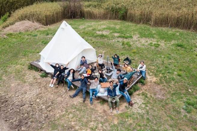 ▲地ノ岛可以享受露营等户外活动，场地最多能容纳500人。   图：株式会社ジョブライブ／来源