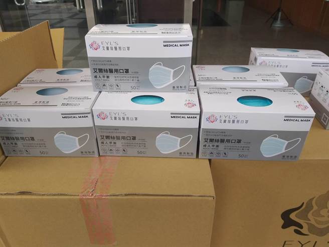 林姓口罩廠負責人來自社頭，相當低調，當天送來以後他表示希望藉由這微薄之力，來保護第一線的員警，讓員警多一分保障，一起度過這個嚴峻的疫情。(田中分局提供／吳建輝彰化傳真)