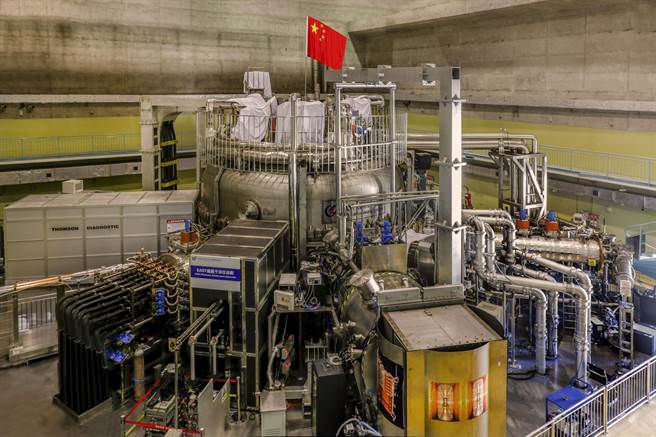 全超导托卡马克核聚变实验装置。（新华社资料照）