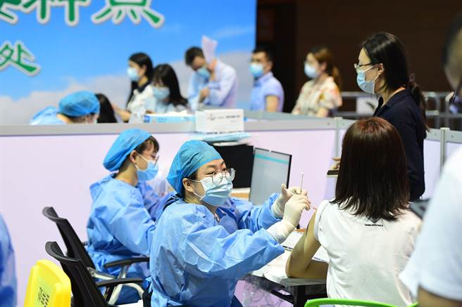 大陆网易海纳新闻2日引述《人民日报》报导，5月21日至30日广东省报告共报告确诊病例26例，5月31日增11例、6月1日24时又增10例，12天，广东已新增感染者68例。（中通社）