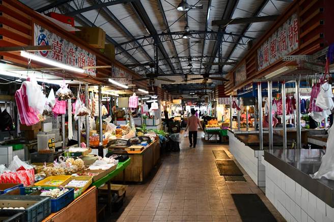 花莲县政府日前宣布减收公有市场摊位租金2成，吉安乡公所加码，自6月起为期3个月，辖内公有市场租金再减免3成，共可减免5成。（吉安乡公所提供／罗亦晽花莲传真）