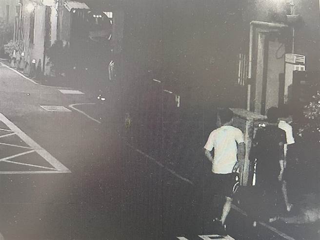 新竹市仍有休閒娱乐场所偷偷营业，警方前往稽查发现确有其事，2日遭市府开罚6万并断水断电。（新竹市府提供／邱立雅竹市传真）