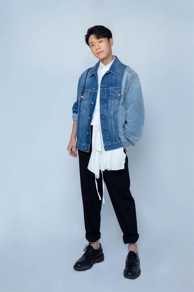 韦礼安为《火神的眼泪》打造片头曲〈因为是你〉，成绩亮眼。（耀声音乐提供）