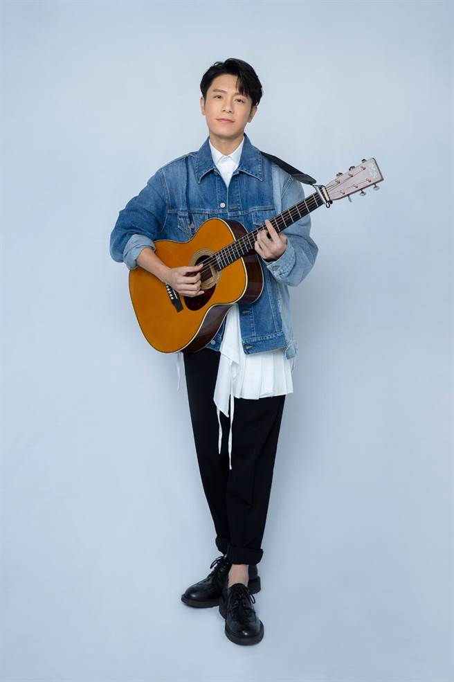 韦礼安昨晚在IG进行直播，吸引超过2000人上线观看。（耀声音乐提供）