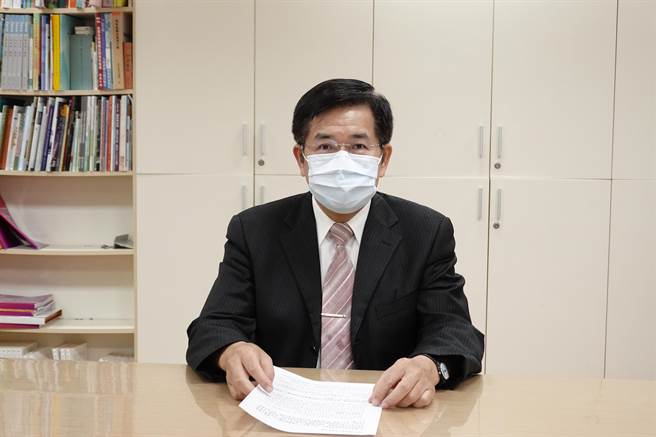 教育部长潘文忠表示，学校若违规办实体毕典，将遭严惩。（教育部提供／林志成台北传真）