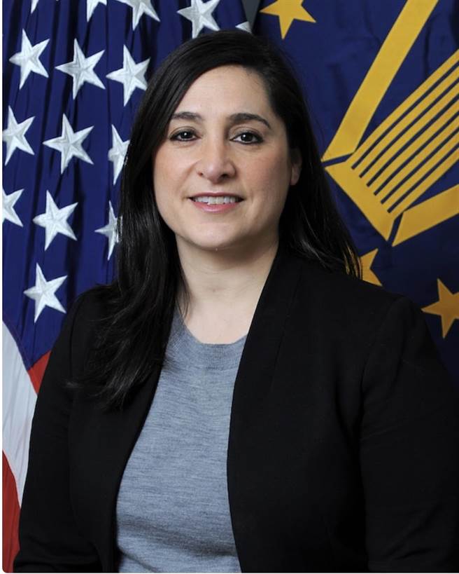 美國中東事務助理防長達娜·史特勞爾(Dana Stroul) 。取自美國國防部