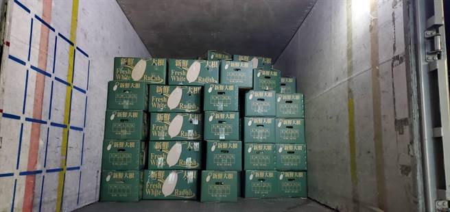 疫情紧绷导致全台物流大塞车，云林县蔬菜箱有团膳业者伸援手帮忙配送，不受影响。（云林县政府提供）