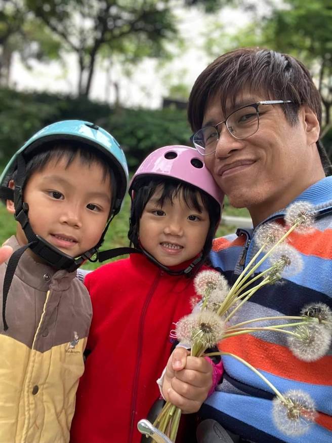 忠义的5岁双胞胎儿女，能懂得妈妈医护前线救援的辛劳。（照片/张忠义 提供）