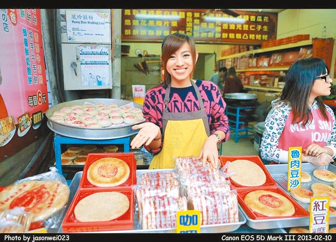 米可白的父母在鹿港經營知名餅舖，近期生意也因疫情停擺。（資料照片）