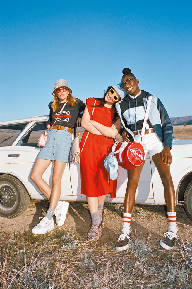 Coach早秋系列形象照，呈现出一派阳光自然。（Coach提供）