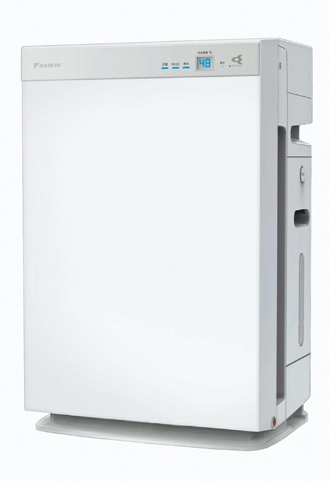 大金閃流空氣清淨機MCK70VSCT-W，2萬800元。（大金空調提供）